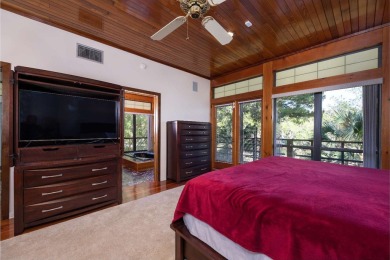 Luxury living on the water! This elaborate, custom 4 bedroom, 3 - photo 19