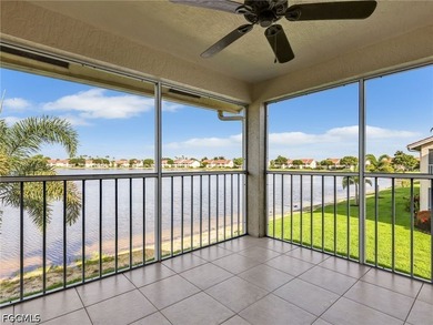 Welcome to this FULLY RENOVATED condo offering tranquil lake - photo 25