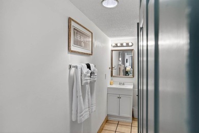 A must see unit is a fully furnished, turn-key 1-bedroom, 1.5 - photo 27