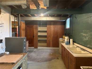 Charming 3-bedroom home with timeless character, featuring - photo 27