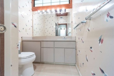 Luxury living on the water! This elaborate, custom 4 bedroom, 3 - photo 33