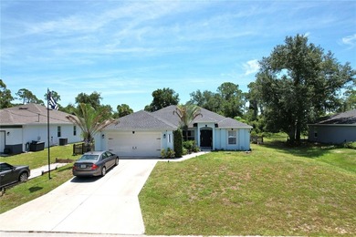 3/2/2 Pool Home with extra parking space. Concrete parking pad - photo 36