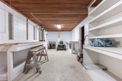 Luxury living on the water! This elaborate, custom 4 bedroom, 3 - photo 41
