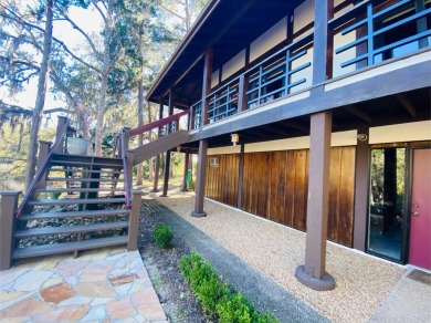Luxury living on the water! This elaborate, custom 4 bedroom, 3 - photo 49