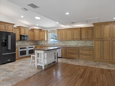 Discover this spacious single-family residence in Loxahatchee - photo 11