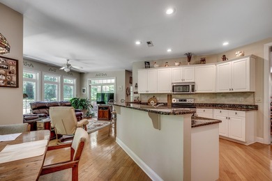This custom built, full brick, 3 bed, 2.5 bath with bonus room - photo 12