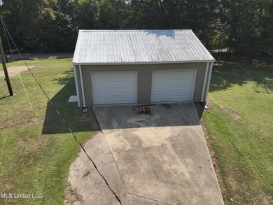 Welcome to 2077 Bethel Church Road in Holcomb, Mississippi, a - photo 13