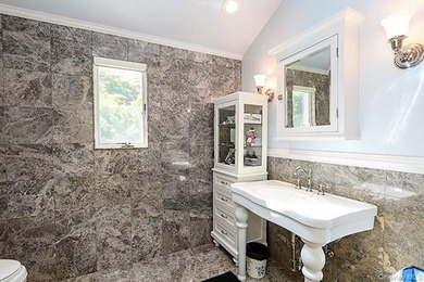 Beautifully maintained and move-in ready colonial home located - photo 15