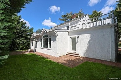 Beautifully maintained and move-in ready colonial home located - photo 20