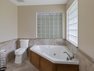 Discover this spacious single-family residence in Loxahatchee - photo 20