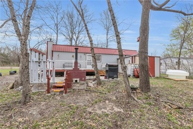Enjoy lakeside living with this charming and move-in ready cabin - photo 27