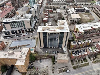 Welcome home to your condo in the sky located on the 12th floor