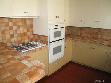 This is a Special Balboa beach house from the 40's. This is a - photo 7