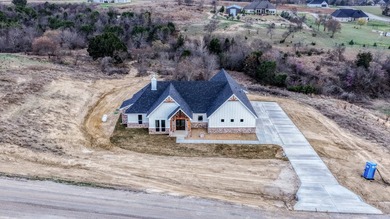 This proposed Ava plan features 3 beds 2 full baths, a - photo 38