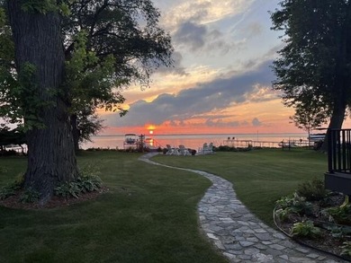 Your private lakefront resort awaits! Every evening ends in - photo 2