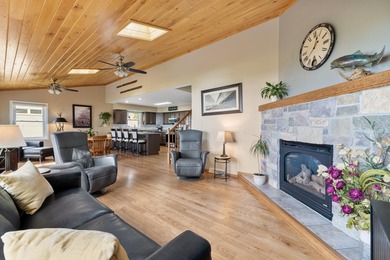 Your private lakefront resort awaits! Every evening ends in - photo 9