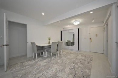 Welcome to your beautifully renovated studio oasis! This - photo 5