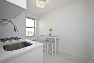 Welcome to your beautifully renovated studio oasis! This - photo 6