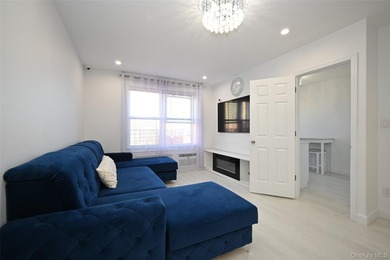 Welcome to your beautifully renovated studio oasis! This - photo 10
