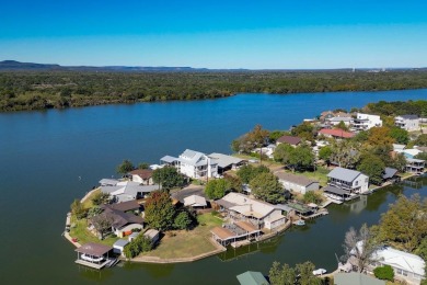 Lake LBJ Home For Sale in Kingsland Texas