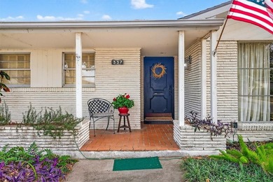 Beautifully maintained one-story home in desirable Lamar Park - photo 2