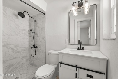Welcome to this fully renovated 3-bedroom, 2-bathroom home - photo 11