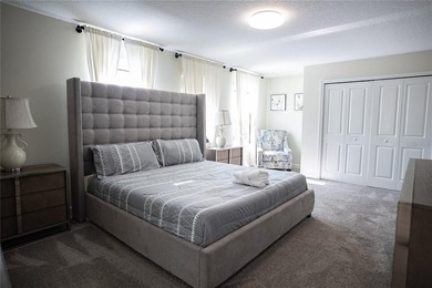 Beautifully furnished home is located on a Coner lot & - photo 17