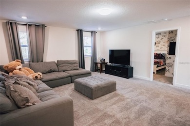 Beautifully furnished home is located on a Coner lot & - photo 21