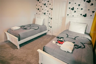 Beautifully furnished home is located on a Coner lot & - photo 24