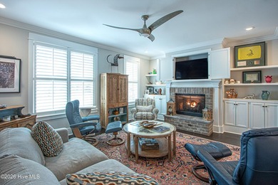 ''LOCK-IT AND LEAVE-IT! Stunning and move-in ready! With calming - photo 7