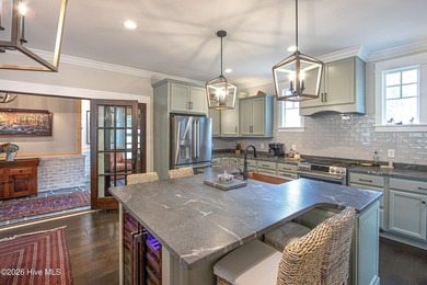 ''LOCK-IT AND LEAVE-IT! Stunning and move-in ready! With calming - photo 9