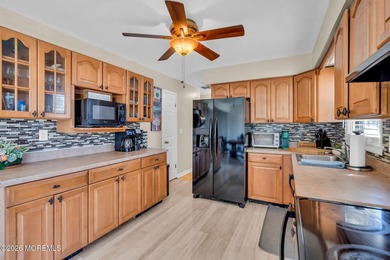 *** 6 BEDROOM COLONIAL *** 3 FULL BATHROOMS *** WHOLE HOUSE - photo 11