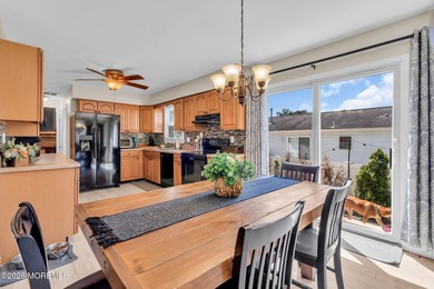 *** 6 BEDROOM COLONIAL *** 3 FULL BATHROOMS *** WHOLE HOUSE - photo 12