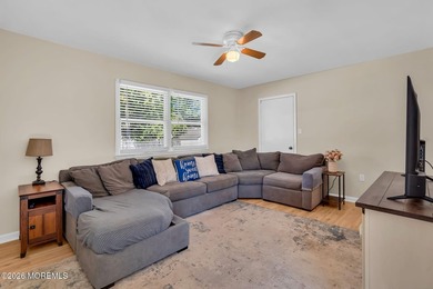 *** 6 BEDROOM COLONIAL *** 3 FULL BATHROOMS *** WHOLE HOUSE - photo 16