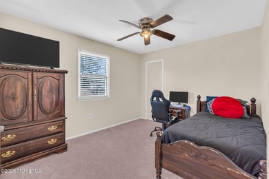 *** 6 BEDROOM COLONIAL *** 3 FULL BATHROOMS *** WHOLE HOUSE - photo 18