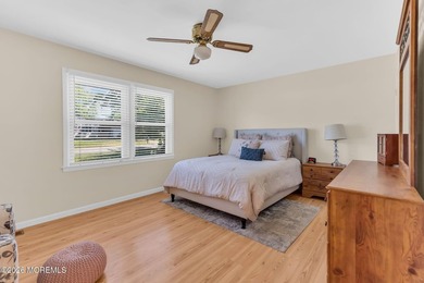 *** 6 BEDROOM COLONIAL *** 3 FULL BATHROOMS *** WHOLE HOUSE - photo 22