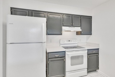 Great location. Motivated seller. Welcome to Pointe of View - photo 3