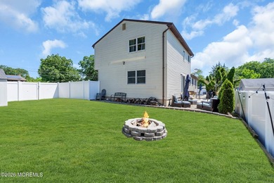 *** 6 BEDROOM COLONIAL *** 3 FULL BATHROOMS *** WHOLE HOUSE - photo 34