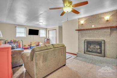 Beautifully renovated tri-level home offering space, comfort - photo 44