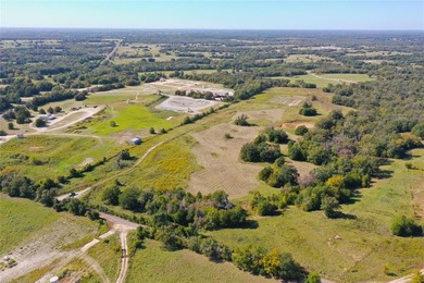 NO DEED RESTRICTIONS, Mobile Homes Allowed, nice combination of - photo 3