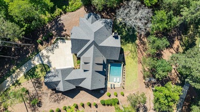 PRIVACY. CRAFTSMANSHIP. LIFESTYLE. NEW CUSTOM HOME PERFECTLY - photo 2