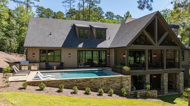 PRIVACY. CRAFTSMANSHIP. LIFESTYLE. NEW CUSTOM HOME PERFECTLY - photo 3