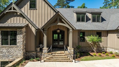 PRIVACY. CRAFTSMANSHIP. LIFESTYLE. NEW CUSTOM HOME PERFECTLY - photo 7