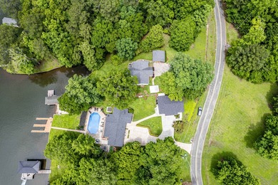 Welcome to your private lakefront retreat, perfectly positioned - photo 4