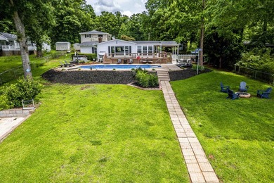 Welcome to your private lakefront retreat, perfectly positioned - photo 7