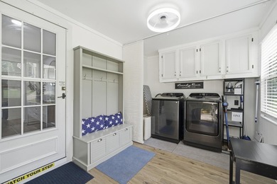 Welcome to your private lakefront retreat, perfectly positioned - photo 9