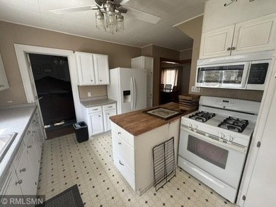 Very nice family home with 3 bedrooms and 2 baths. Additional - photo 7