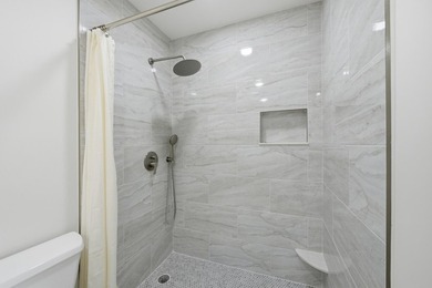 OWNER FINANCING WITH 6% DOWN Welcome to this impeccably updated - photo 18