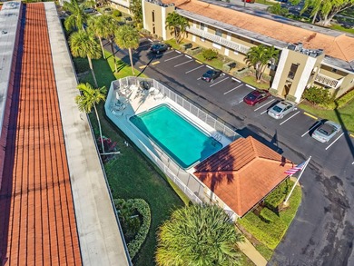 PRICED TO SELLe find your North Palm oasis. Nestled right in the - photo 21