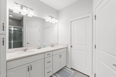 **PRICE IMPROVEMENT!!*Welcome to this beautifully upgraded - photo 22